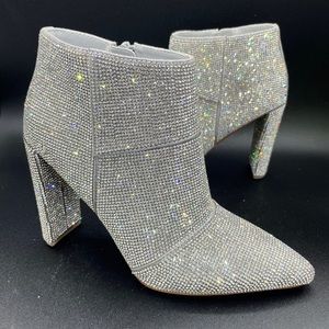 Pieces Embellished Ankle Boot
STEVE MADDEN